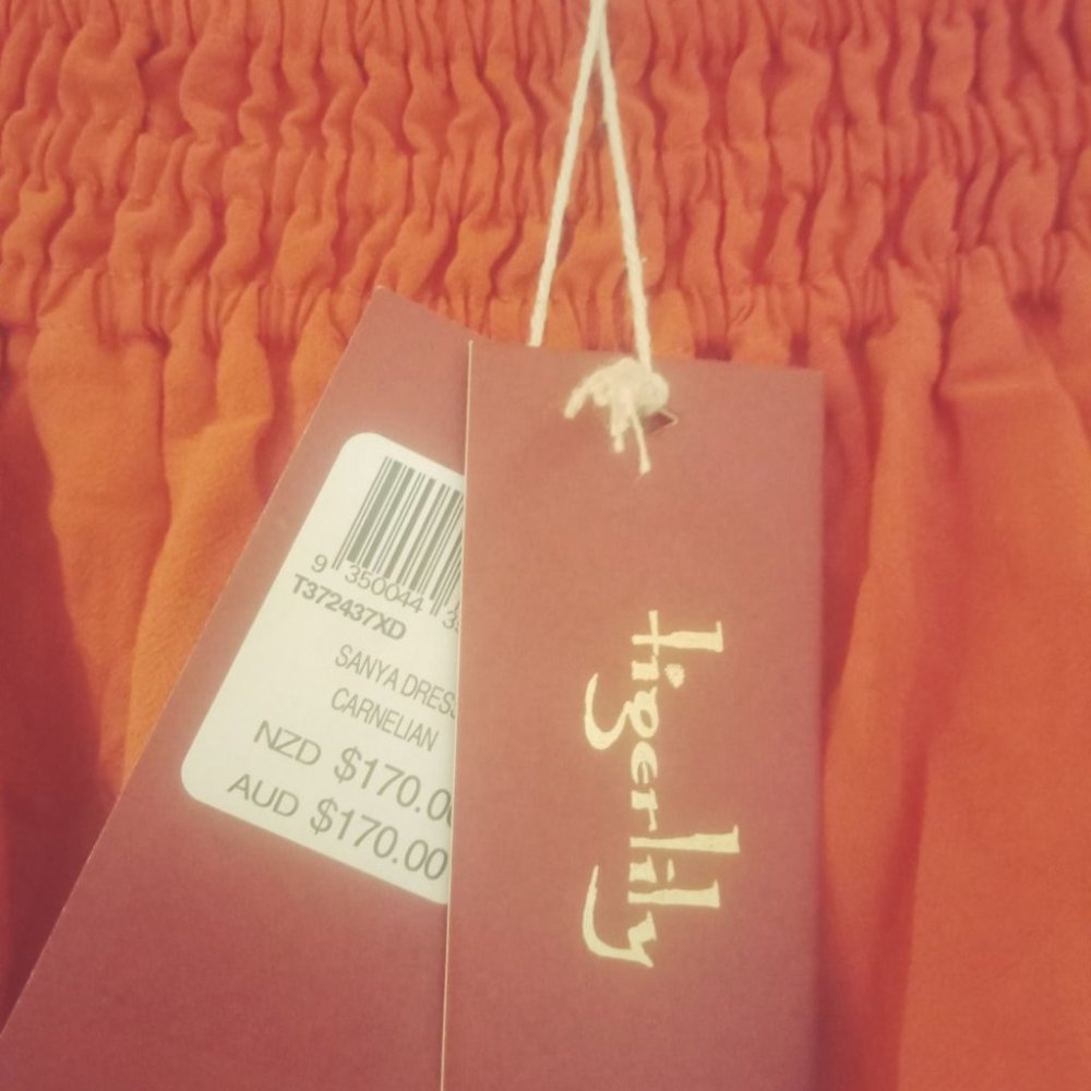 TIGERLILY Shirred Off The Shoulder Dress NWT R$170 - Picture 10 of 11